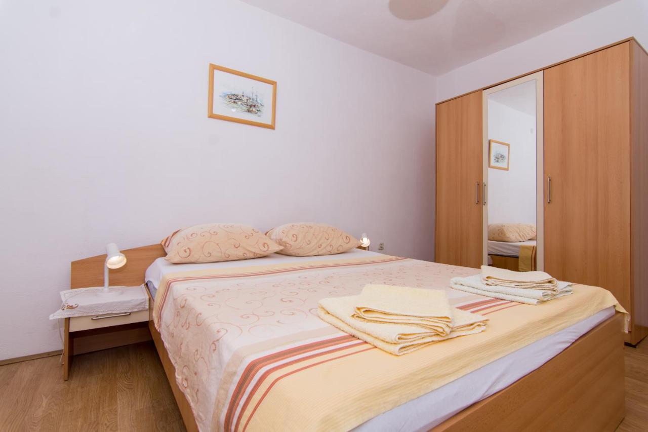 Holidays Apartments Slanada With Terrace And Sea View, Near The Beach & Town Trogir, Free Parking, Quiet Place On Peninsula Ciovo Ngoại thất bức ảnh