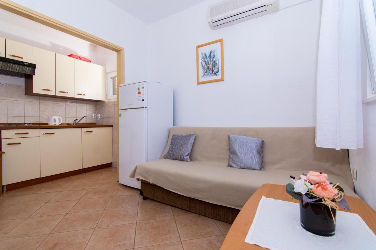 Holidays Apartments Slanada With Terrace And Sea View, Near The Beach & Town Trogir, Free Parking, Quiet Place On Peninsula Ciovo Ngoại thất bức ảnh
