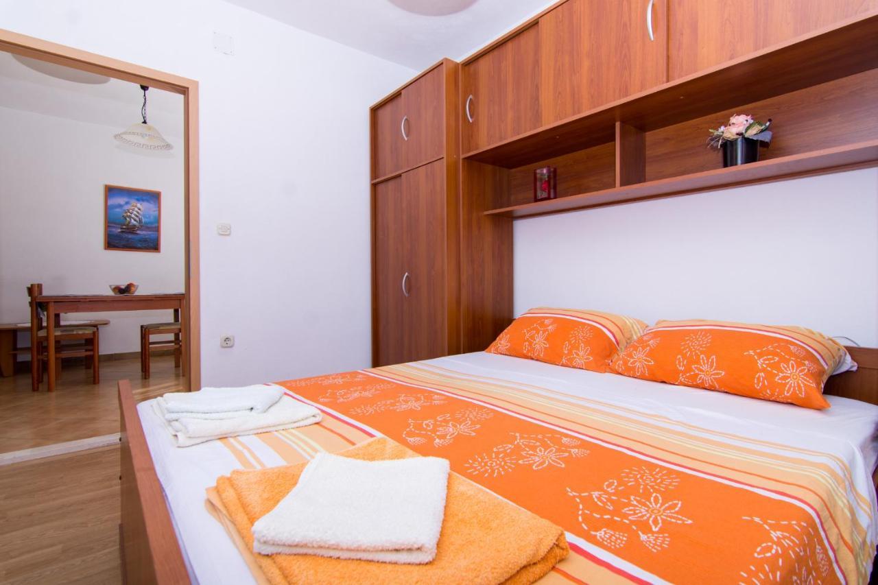 Holidays Apartments Slanada With Terrace And Sea View, Near The Beach & Town Trogir, Free Parking, Quiet Place On Peninsula Ciovo Ngoại thất bức ảnh