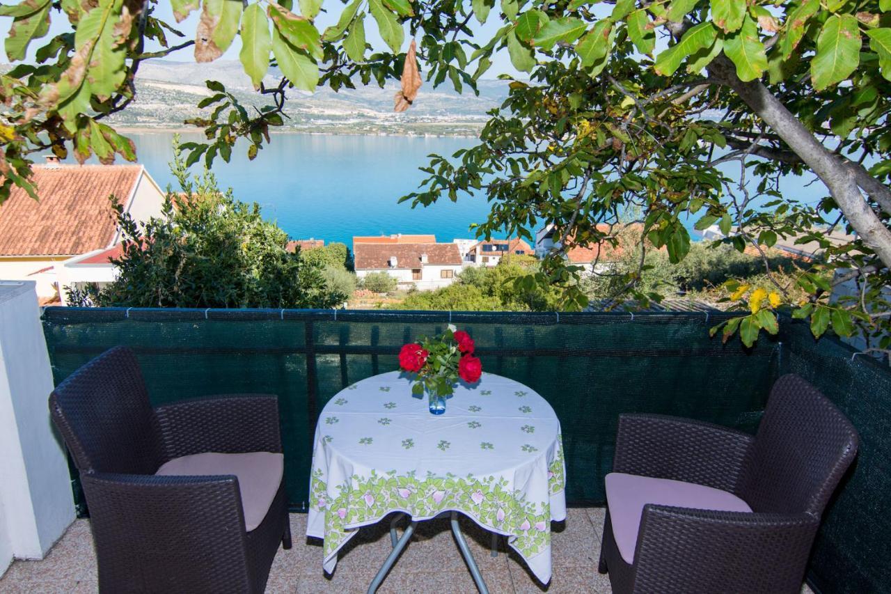 Holidays Apartments Slanada With Terrace And Sea View, Near The Beach & Town Trogir, Free Parking, Quiet Place On Peninsula Ciovo Ngoại thất bức ảnh