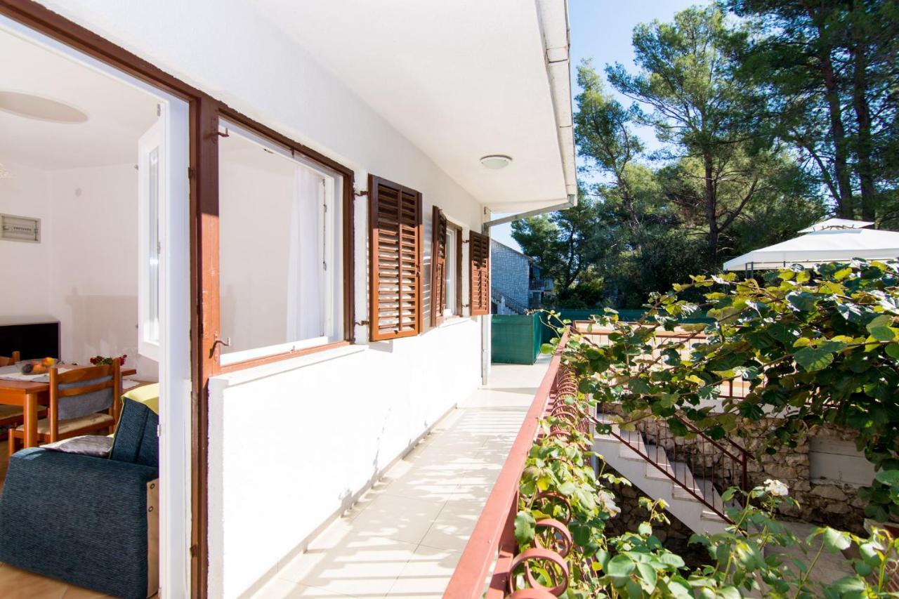 Holidays Apartments Slanada With Terrace And Sea View, Near The Beach & Town Trogir, Free Parking, Quiet Place On Peninsula Ciovo Ngoại thất bức ảnh