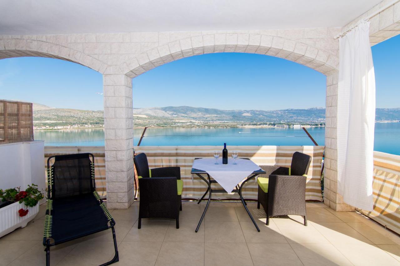 Holidays Apartments Slanada With Terrace And Sea View, Near The Beach & Town Trogir, Free Parking, Quiet Place On Peninsula Ciovo Ngoại thất bức ảnh