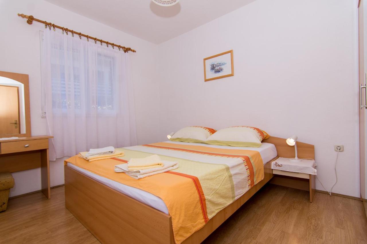 Holidays Apartments Slanada With Terrace And Sea View, Near The Beach & Town Trogir, Free Parking, Quiet Place On Peninsula Ciovo Ngoại thất bức ảnh