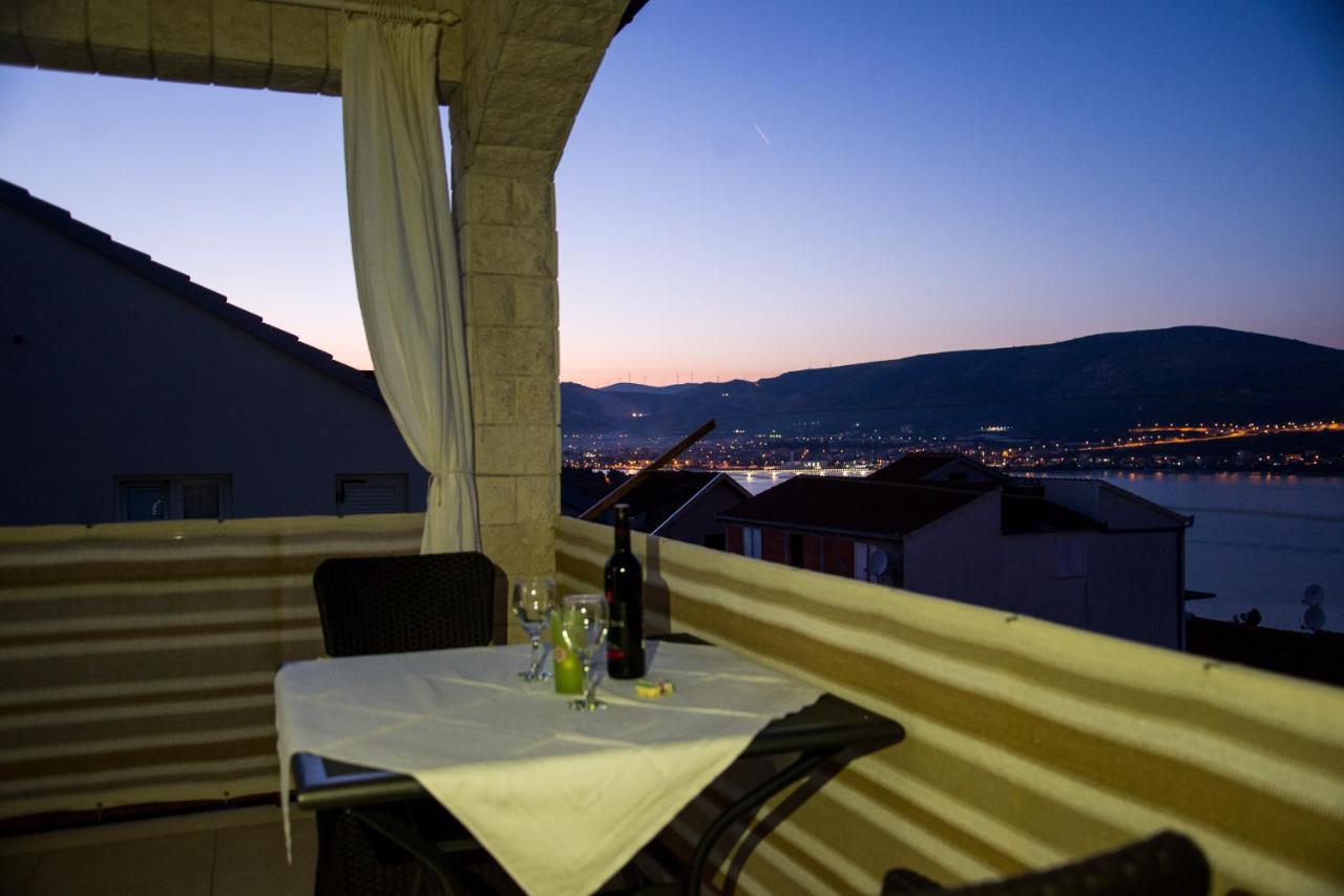 Holidays Apartments Slanada With Terrace And Sea View, Near The Beach & Town Trogir, Free Parking, Quiet Place On Peninsula Ciovo Ngoại thất bức ảnh