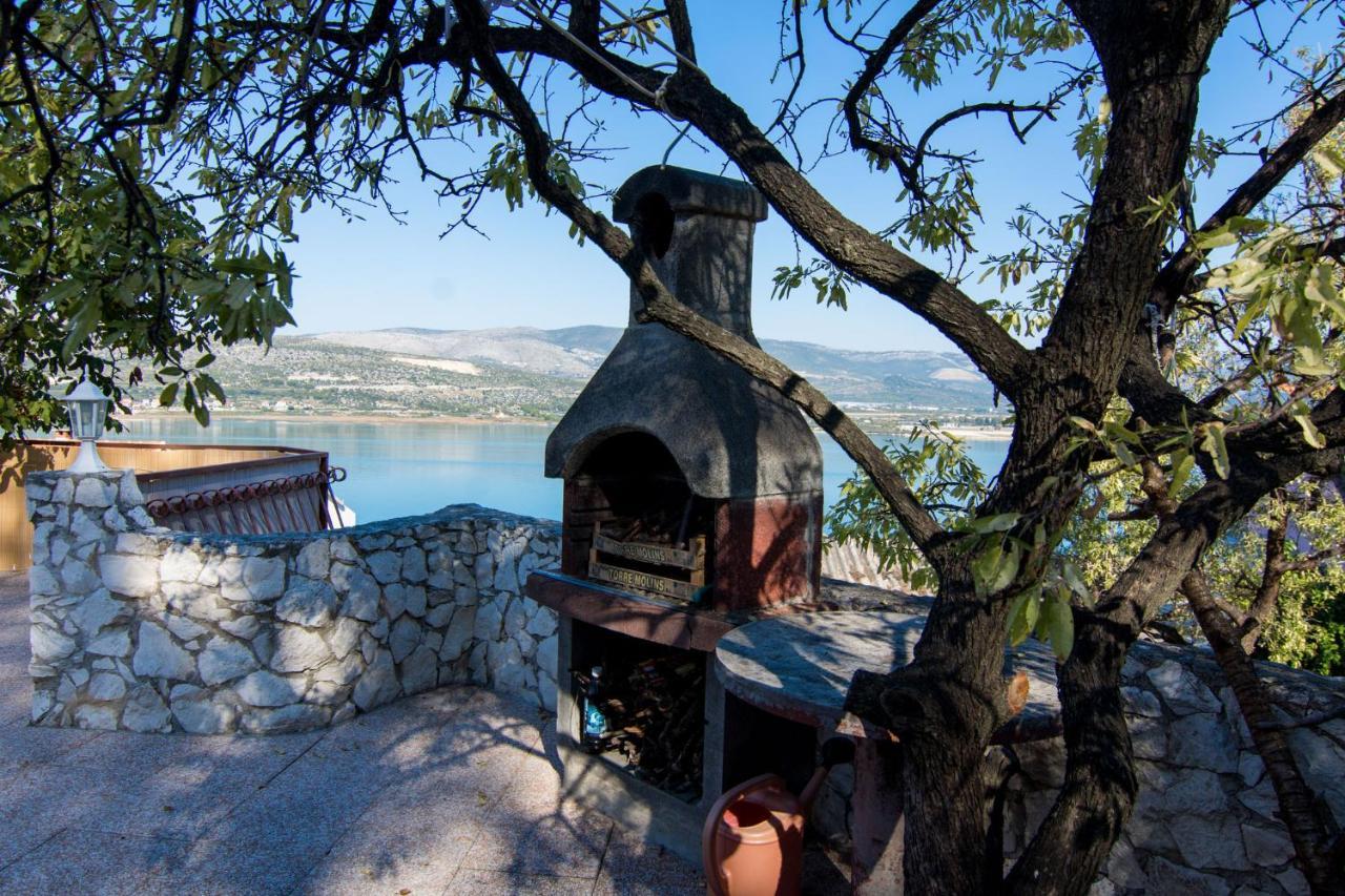Holidays Apartments Slanada With Terrace And Sea View, Near The Beach & Town Trogir, Free Parking, Quiet Place On Peninsula Ciovo Ngoại thất bức ảnh