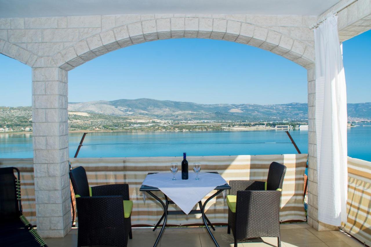 Holidays Apartments Slanada With Terrace And Sea View, Near The Beach & Town Trogir, Free Parking, Quiet Place On Peninsula Ciovo Ngoại thất bức ảnh