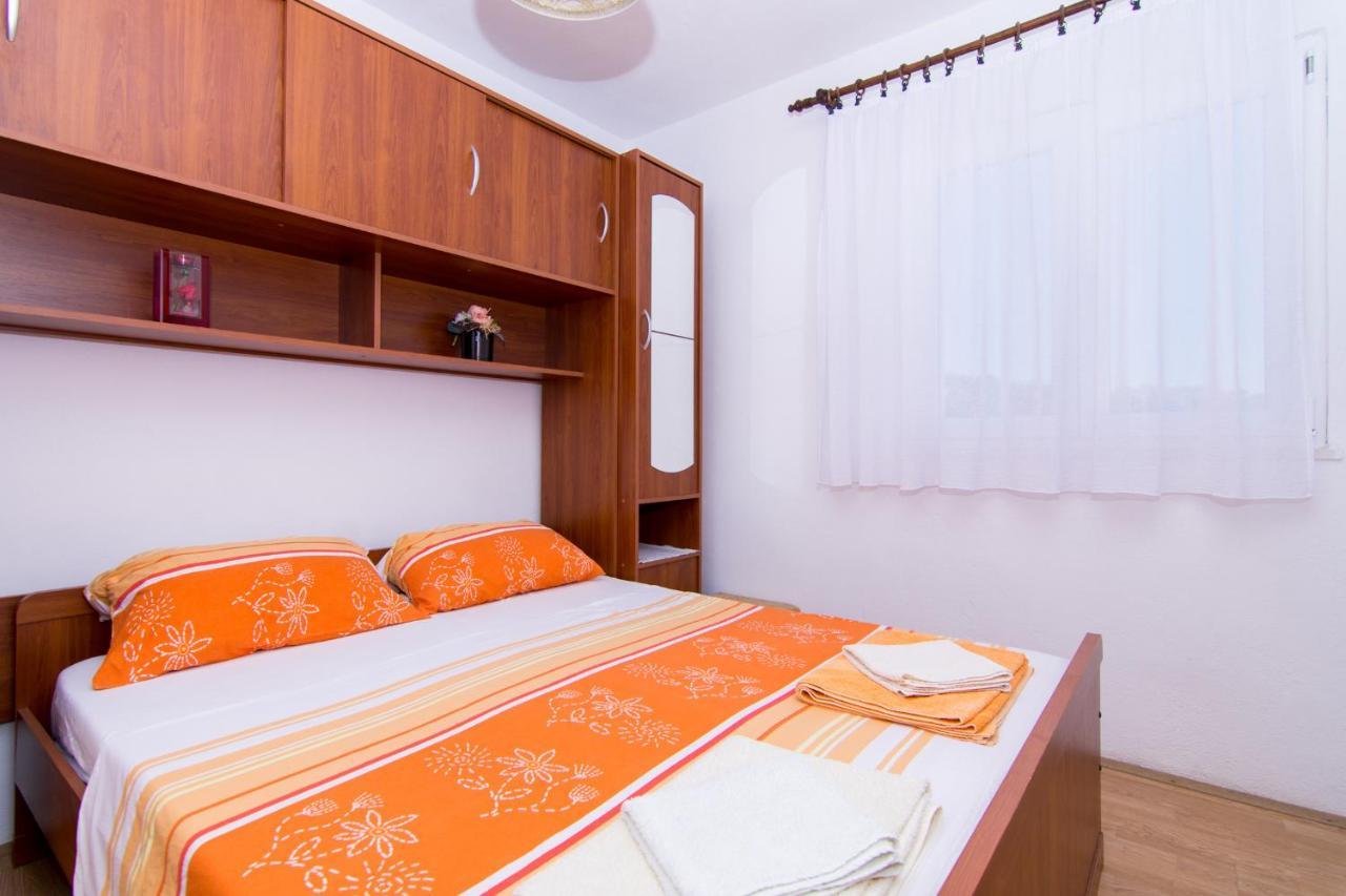 Holidays Apartments Slanada With Terrace And Sea View, Near The Beach & Town Trogir, Free Parking, Quiet Place On Peninsula Ciovo Ngoại thất bức ảnh