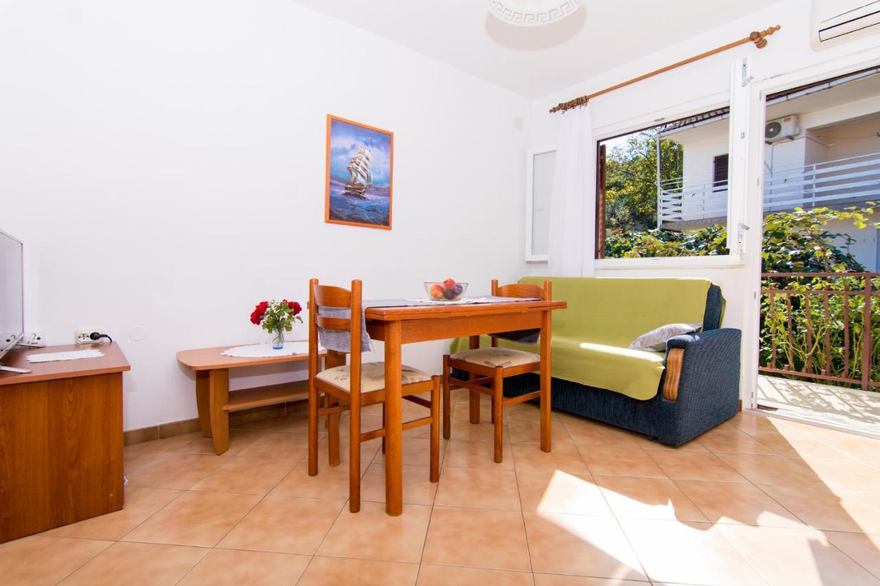 Holidays Apartments Slanada With Terrace And Sea View, Near The Beach & Town Trogir, Free Parking, Quiet Place On Peninsula Ciovo Ngoại thất bức ảnh