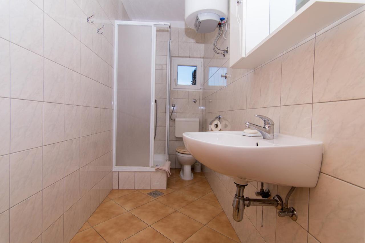 Holidays Apartments Slanada With Terrace And Sea View, Near The Beach & Town Trogir, Free Parking, Quiet Place On Peninsula Ciovo Ngoại thất bức ảnh