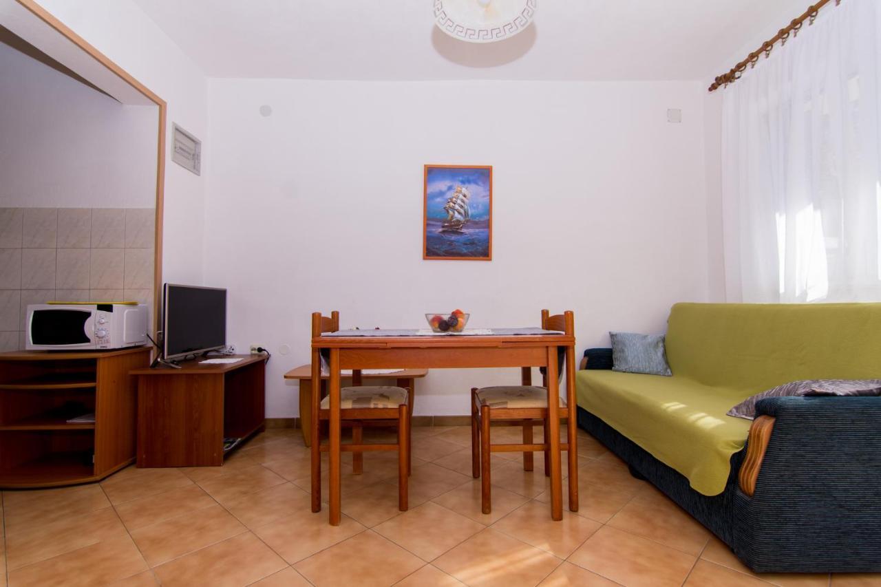 Holidays Apartments Slanada With Terrace And Sea View, Near The Beach & Town Trogir, Free Parking, Quiet Place On Peninsula Ciovo Ngoại thất bức ảnh