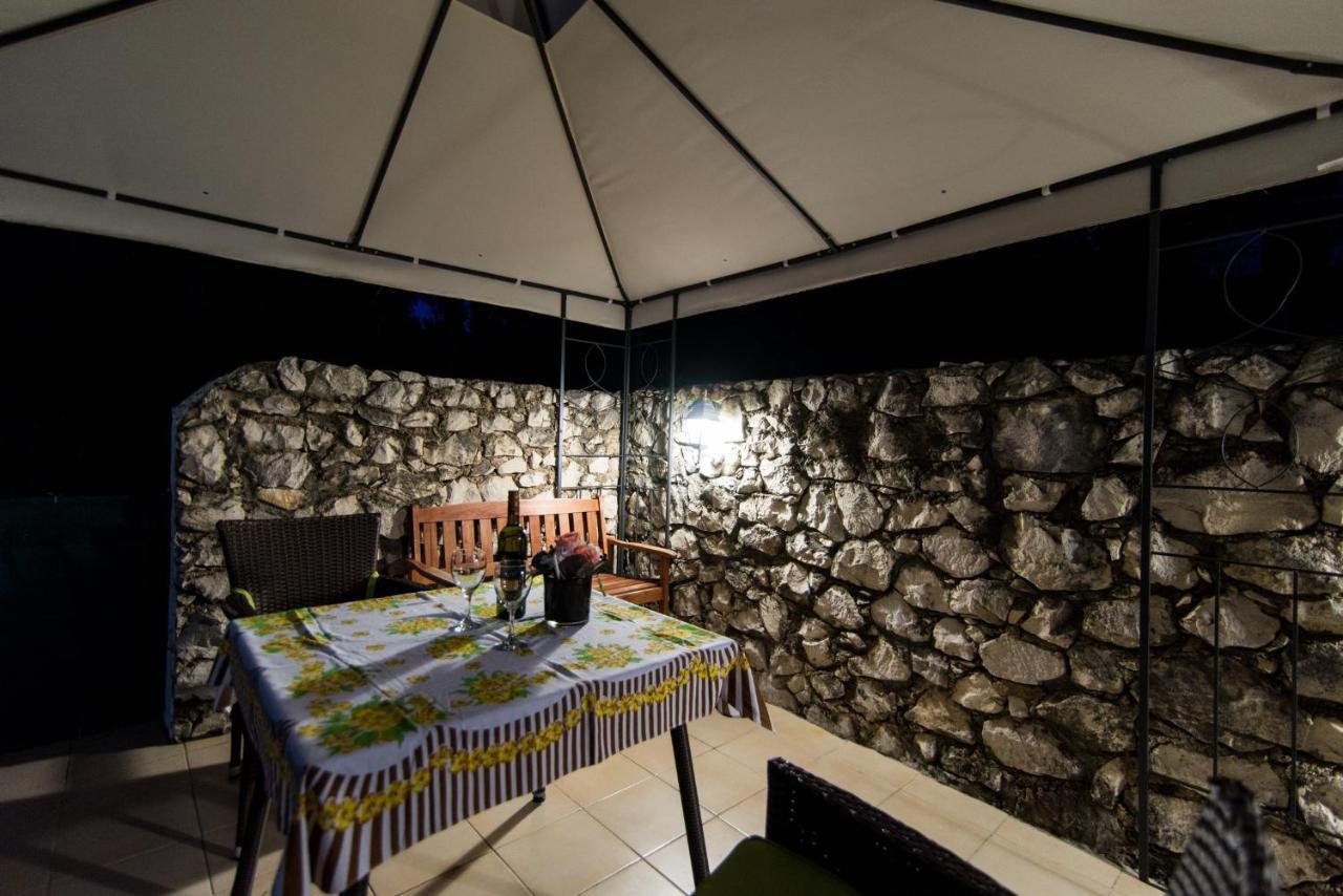 Holidays Apartments Slanada With Terrace And Sea View, Near The Beach & Town Trogir, Free Parking, Quiet Place On Peninsula Ciovo Ngoại thất bức ảnh