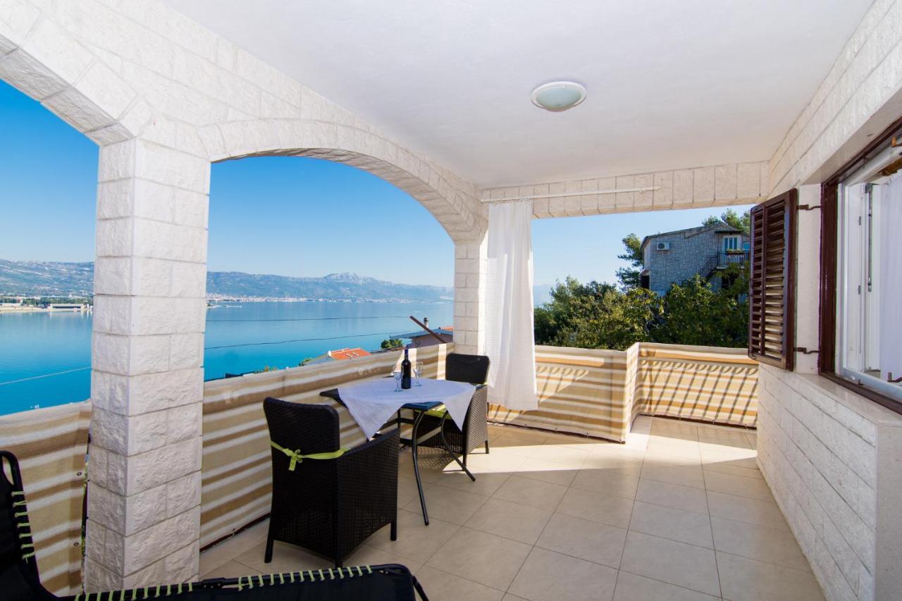 Holidays Apartments Slanada With Terrace And Sea View, Near The Beach & Town Trogir, Free Parking, Quiet Place On Peninsula Ciovo Ngoại thất bức ảnh